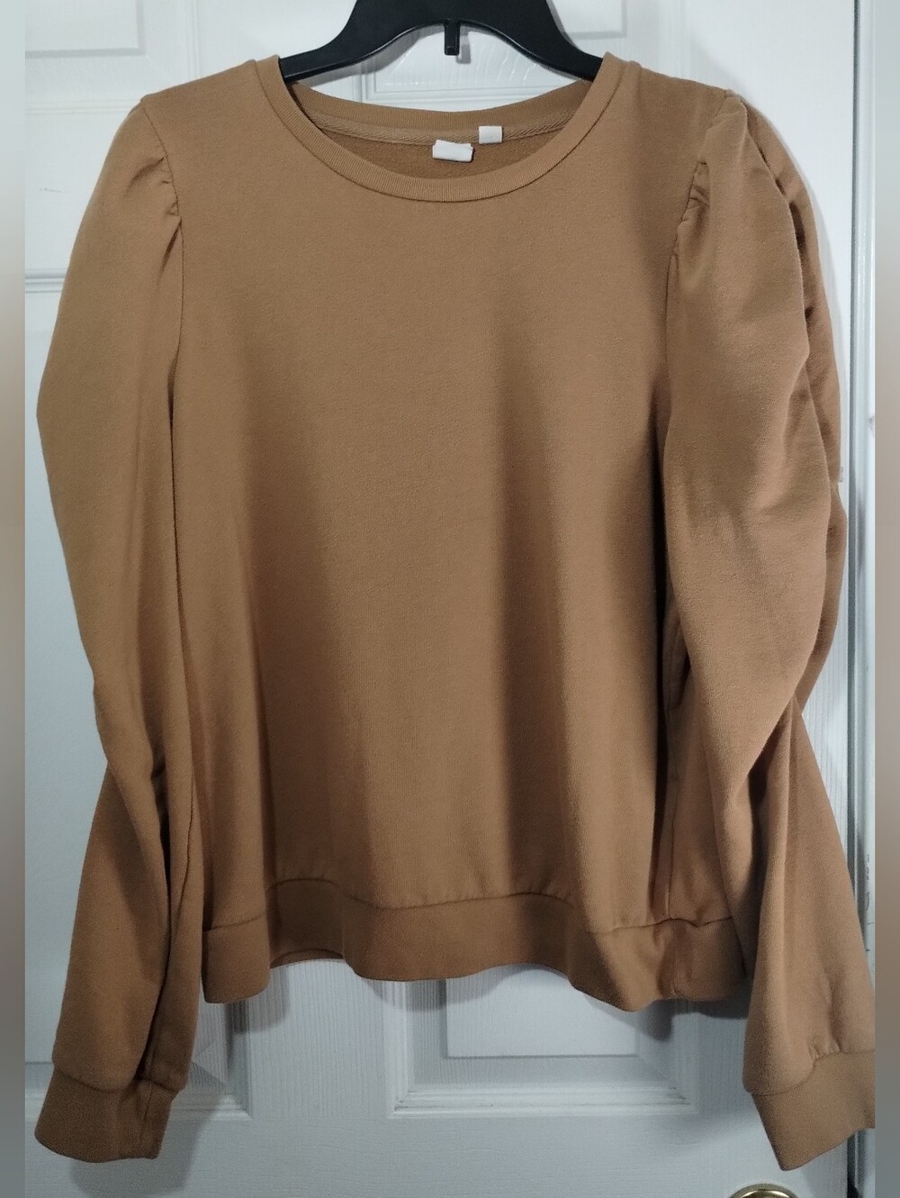 GAP Gathered Puff-Sleeve Pullover Sweatshirt in Camel Brown